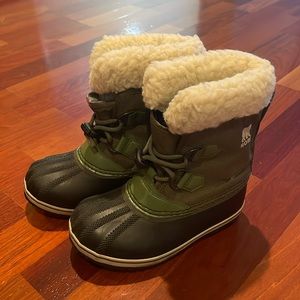 Sorel boys winter snow boots size 13